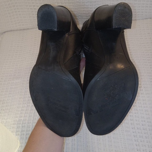 Marc Fisher Kessler Knee High Tall Black Leather Womens Boots Size 10 M Side Zip - Picture 6 of 12